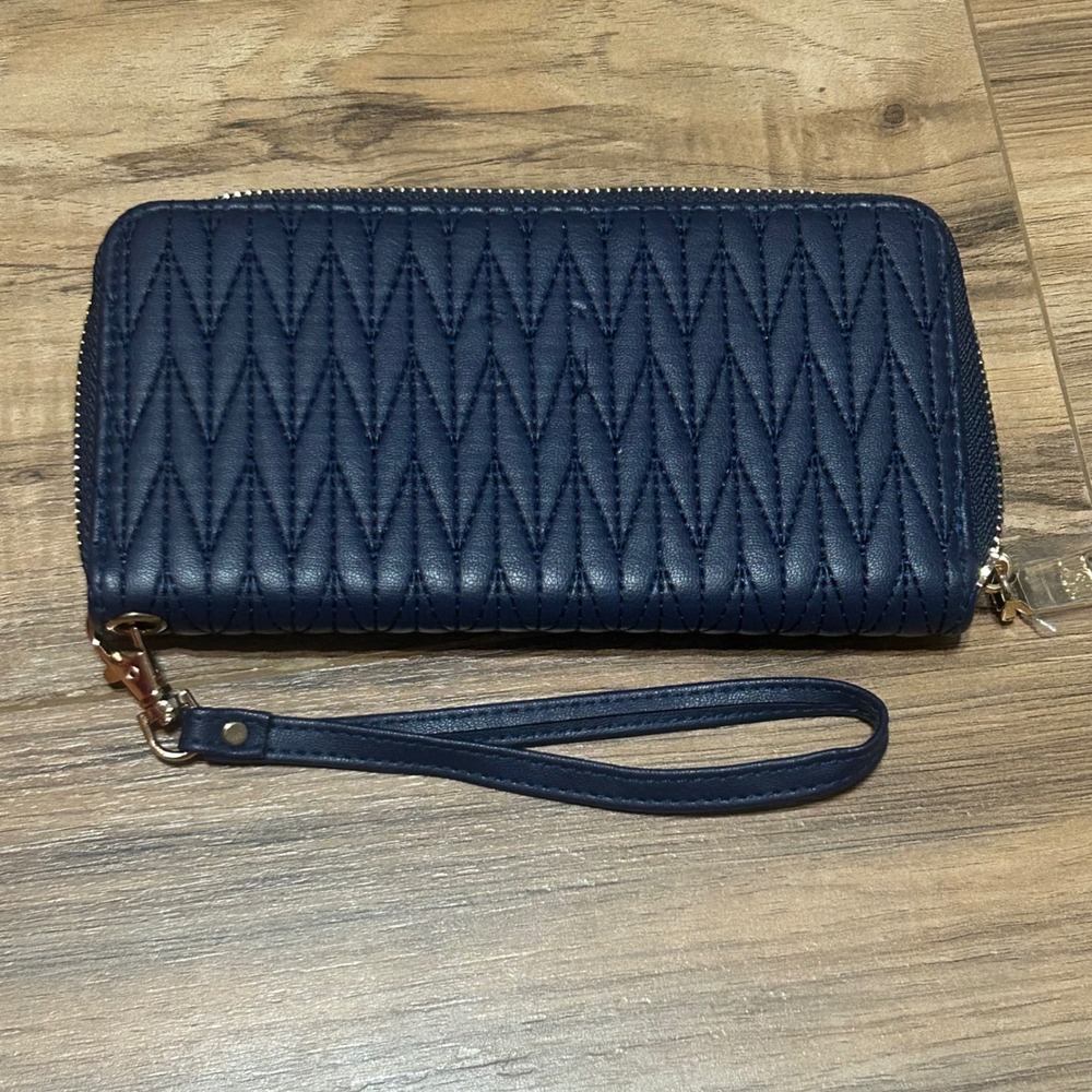 Navy Blue Quilted Wristlet Wallet‎ NBM Gold Accent Zip Around Clutch